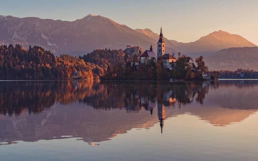 Die Insel auf dem See Aleš Krivec